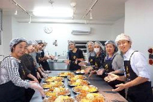 社員のボランティアによる調理