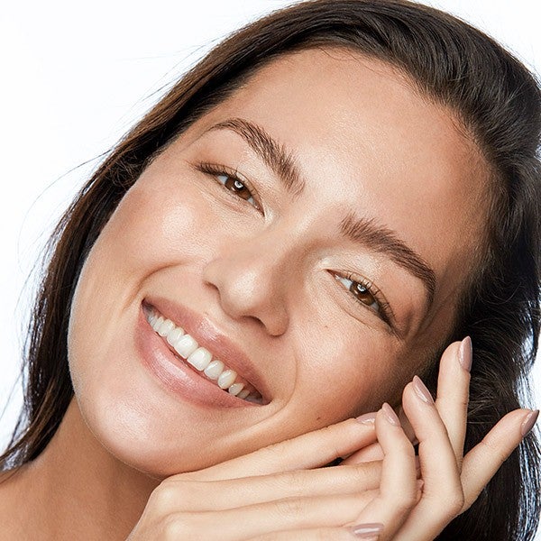 Radiant model face Model face with radiant complexion